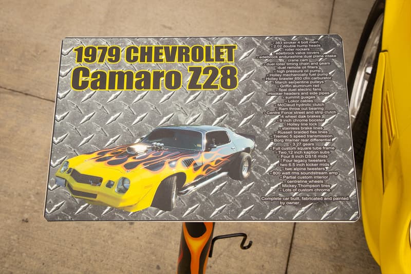 Show board with every detail of information of the Camaro