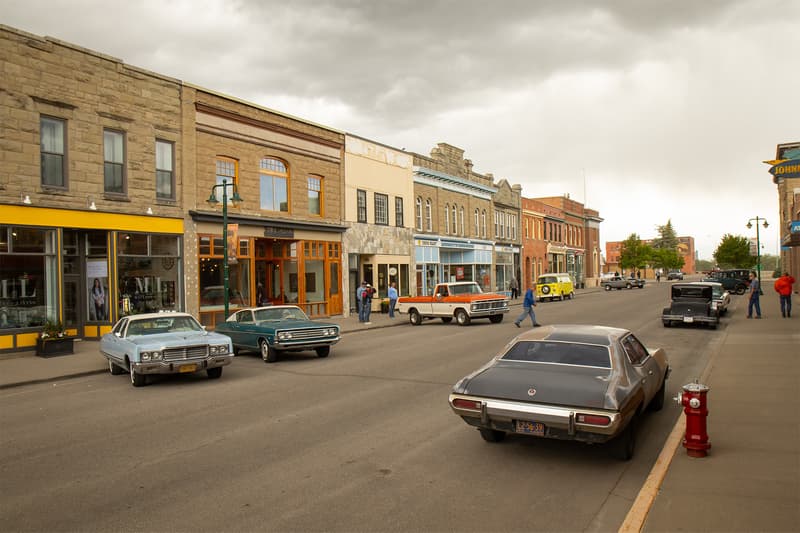 After the Show & Shine, some cars stuck around, giving me the opportunity to recreate a scene from Fargo Season 2, with my Ford Gran Torino parked in front of the same fire hydrant on screen