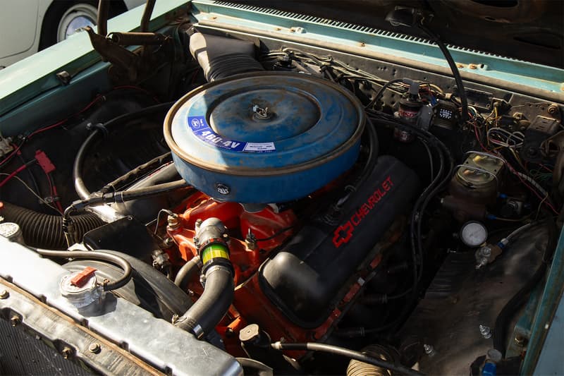 Under the hood, the 468 cubic inch big block with the Ford 460 aircleaner can be seen